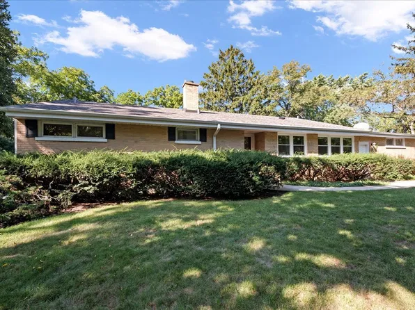 100 Green Bay Rd, Highland Park, IL 60035