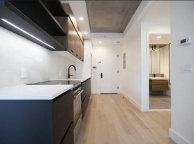 152 Manhattan Ave