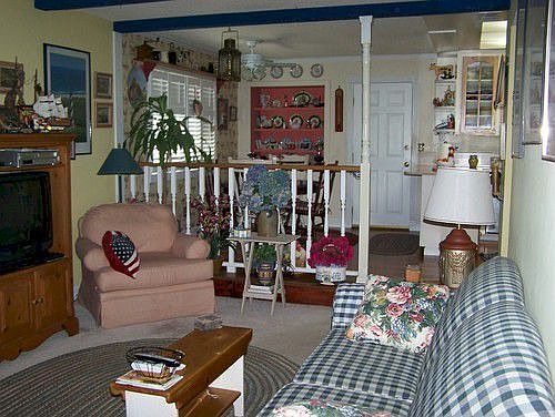 Family Room w Fireplace
