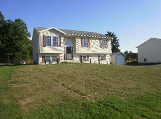 372 Cortland Cir, Shippensburg, PA 17257