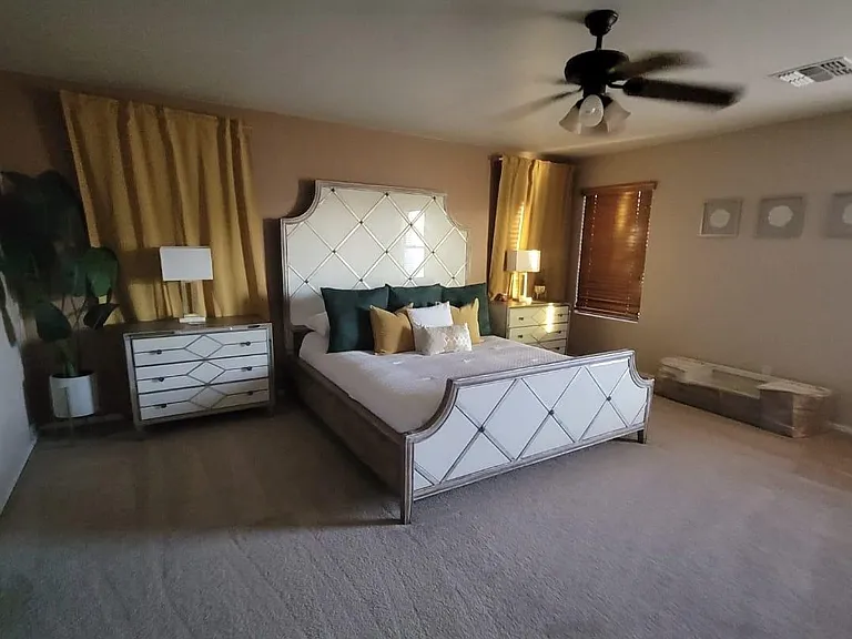 3205 W Pleasant Ln — Photo 2