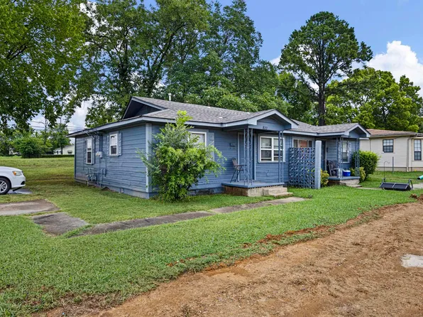 820 & 822 Pine St, Conway, AR 72032