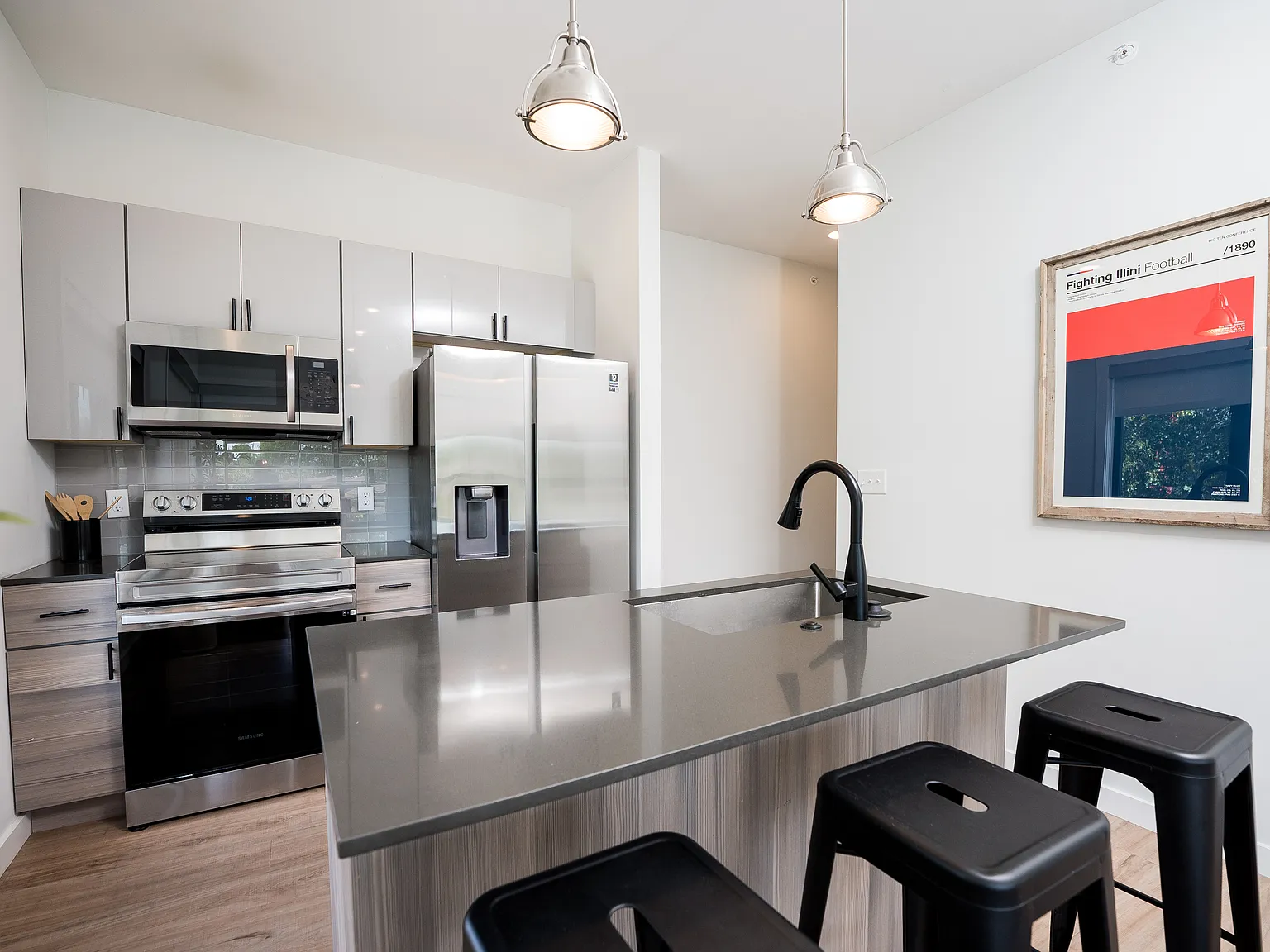 2 bed, 790 sqft, $1,890 — Photo 3