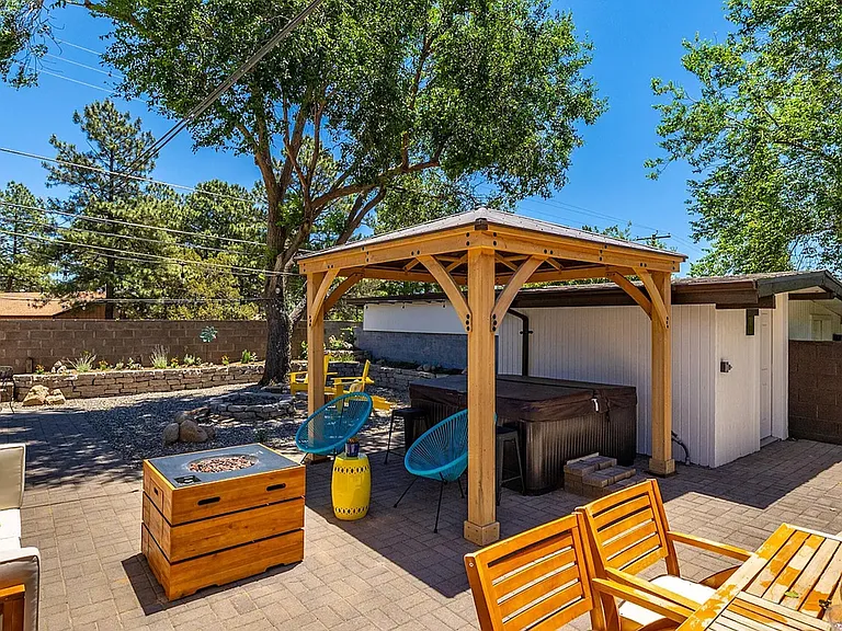 3650 N Loma Vista Dr — Photo 39