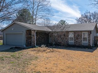8930 Stoney Hedge Dr, Fort Smith, AR 72908