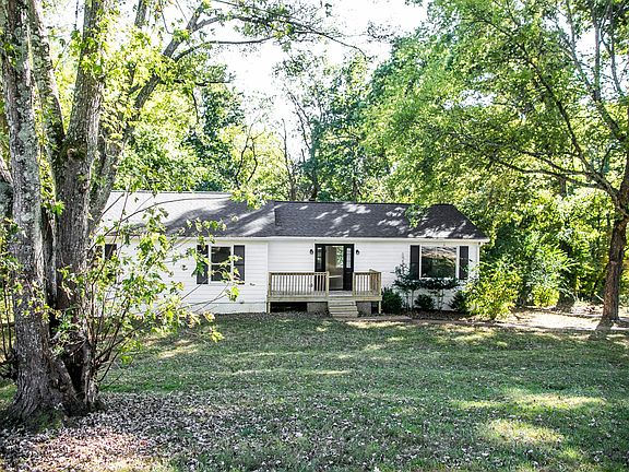 3rd image of 210 Elliott Ct