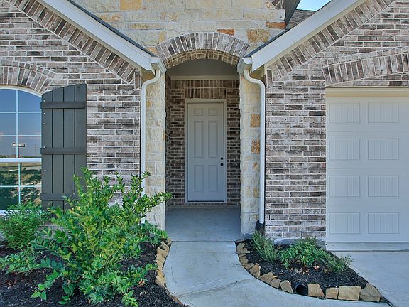 2nd image of 2822 Ruby Laurel Dr