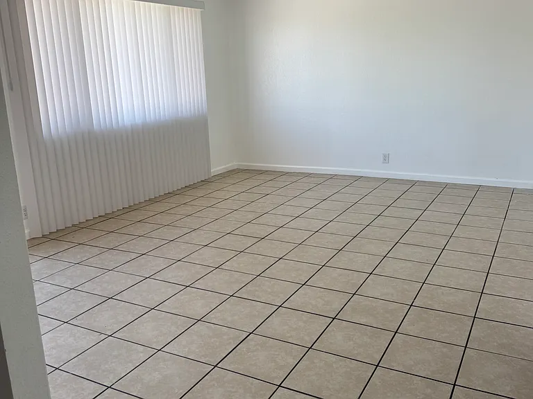 1081 Caputo Ct #6 — Photo 5