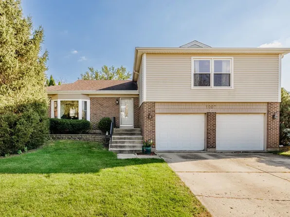 1007 Confederation Dr, Bartlett, IL 60103