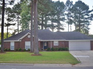 402 W Roxbury Rd, Dothan, AL 36305