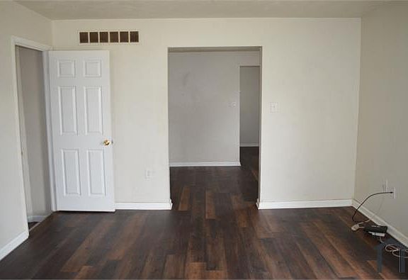 3rd image of 8219 Averill Ct