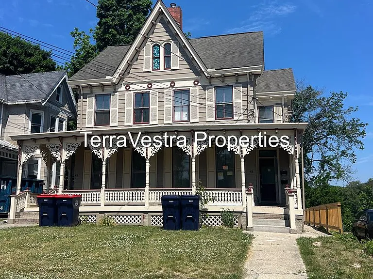 41-43 East Ave — Photo 2