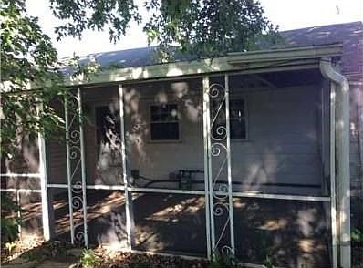 2nd image of 409 N Parkway Dr