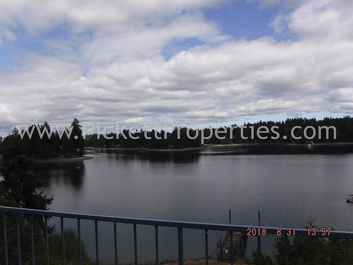 1st image of 924 Shorewood Dr APT 48