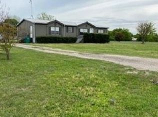 9637 Rodeo Dr, Terrell, TX 75160