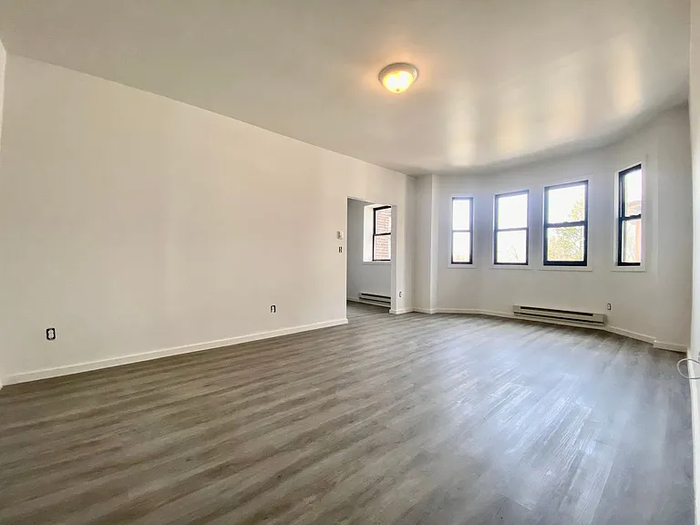 6751 N 13th St — Photo 30