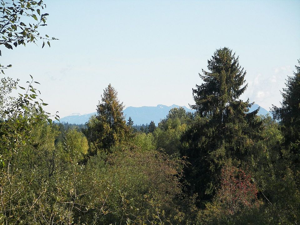"Best of Both Worlds"... Home on Stunning 7 Acres, Close In Woodinville!