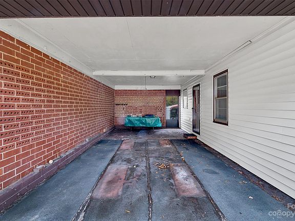 4th image of 501 Thomas Dr