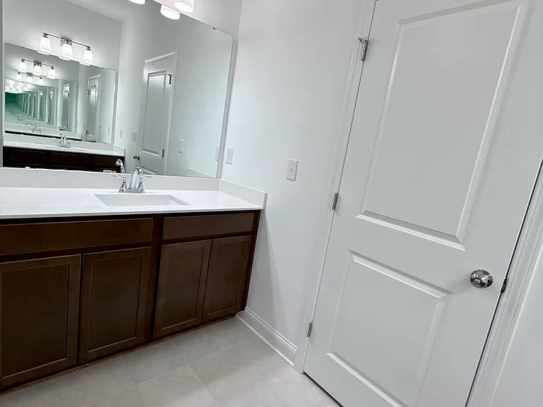Master Bed Room Bath