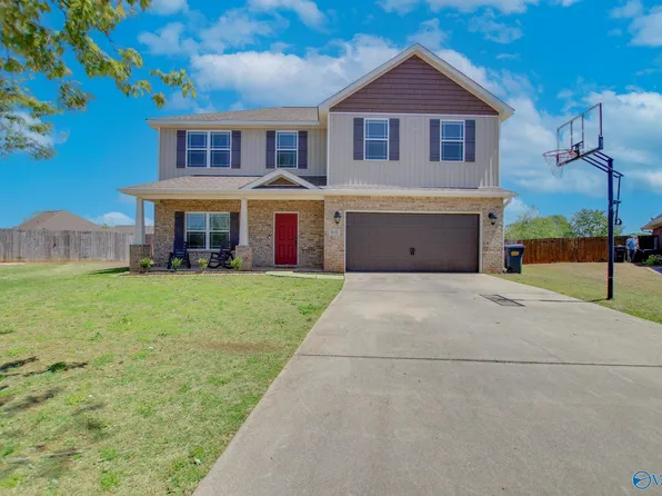 60 Pecan Cir, Decatur, AL 35603