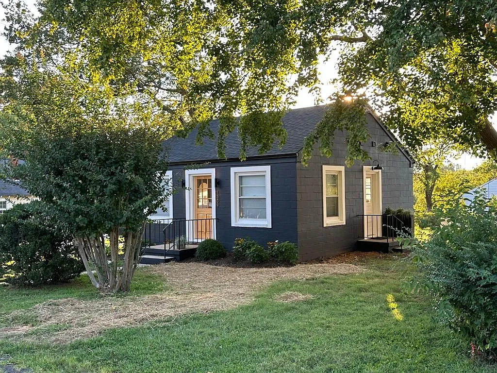 1309 Early St — Photo 2