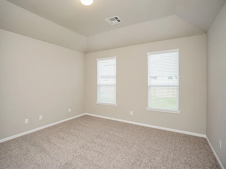 5463 Grand View Dr — Photo 15