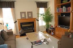 Gas FP Oak Mantel Family Room