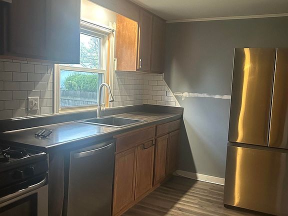 4th image of 504 S 5th St