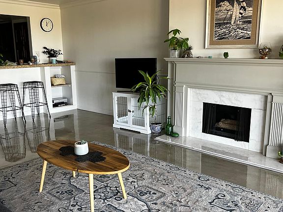 Main living area (with staging furniture)