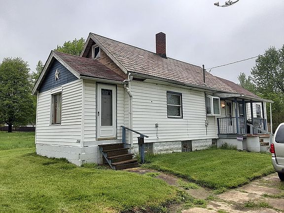 3rd image of 2308 Russell Ave
