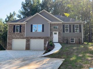 237 Country Rd, Warrior, AL 35180