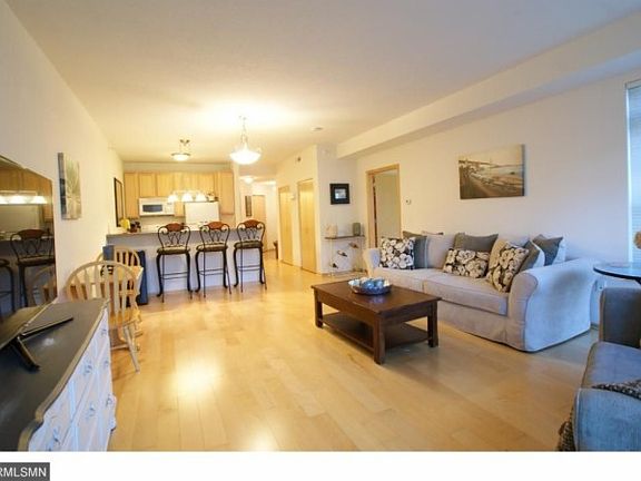 5th image of 2540 38th Ave NE Unit 307
