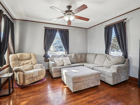 3rd image of 304 N Main St