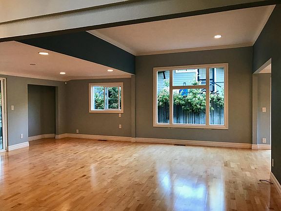 4th image of 122 Whitney Ave