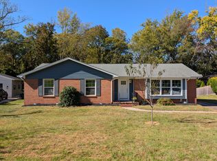 627 Braxfield Dr, Charlotte, NC 28217