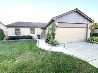 47641 Stephanie Dr, Macomb, MI 48044
