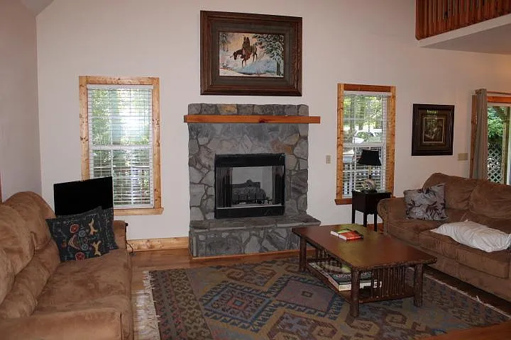 370 Timberline Dr — Photo 10
