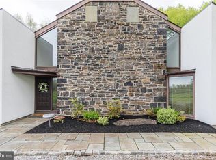 40 Lindbergh Rd, Ringoes, NJ 08551