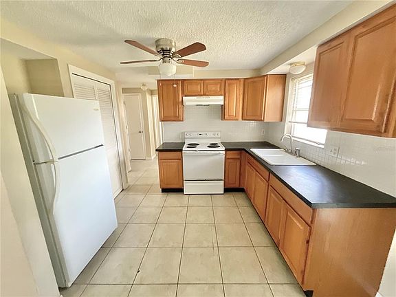 2nd image of 3528 Latimer St