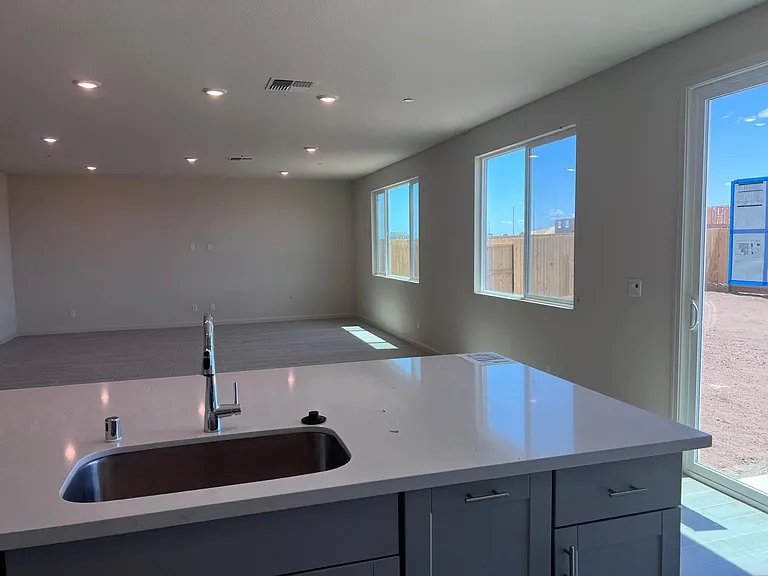 3064 Tower St — Photo 13