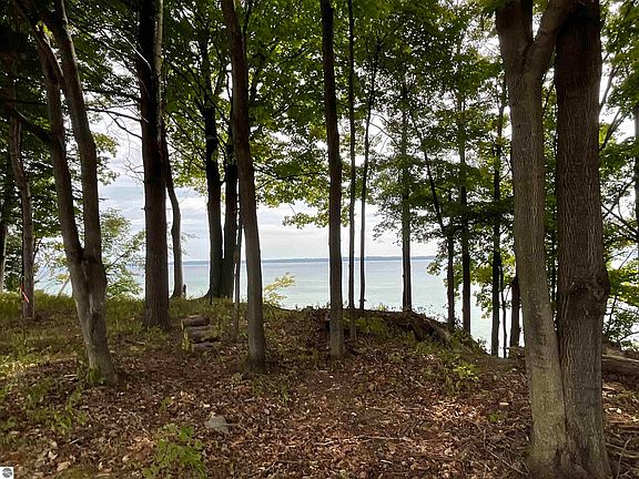 5th image of S Lee Point Rd