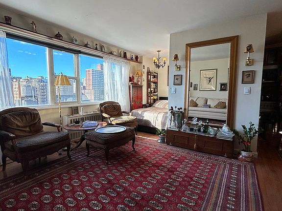 3rd image of 100 W 93rd St APT 14D