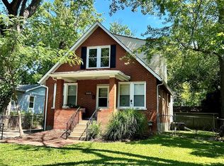 8909 Rosemore Pl, Saint Louis, MO 63114