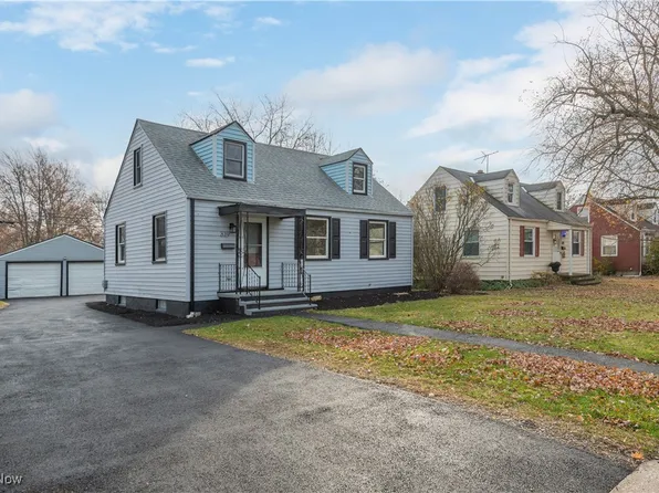 819 Warwick Dr, Sheffield Lake, OH 44054