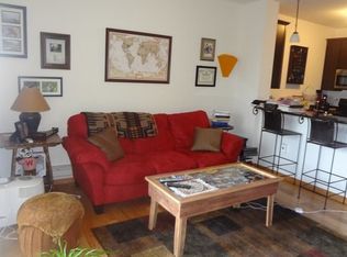 701 Knickerbocker St APT 302, Madison, WI 53711