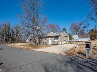 904 Blue Ridge Ave, Middleburg, VA 20117