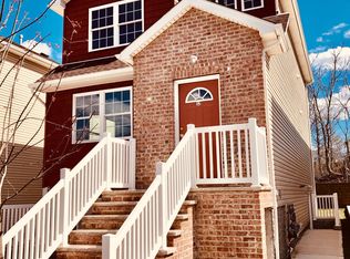 46 Riverside Ln, Staten Island, NY 10302