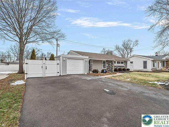 2nd image of 137 Idlewild Rd