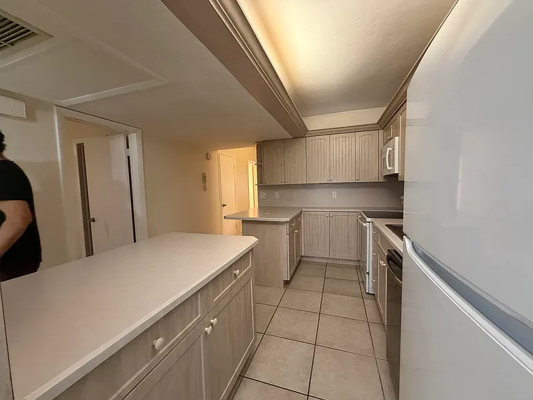 917 NE 16th Ave #1 — Photo 10