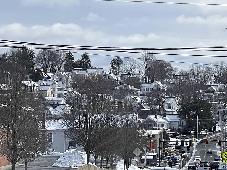 Pleasant St — Photo 8